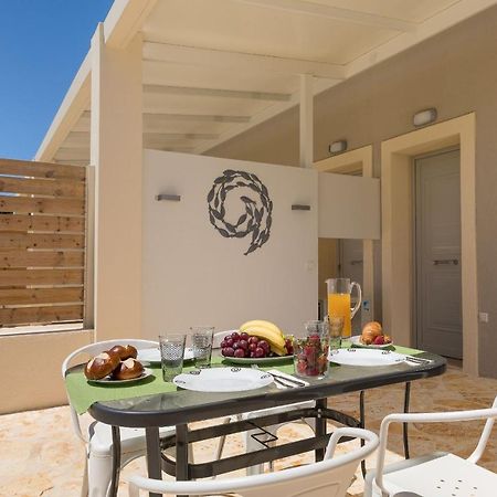 Senses Suites Дассия Экстерьер фото