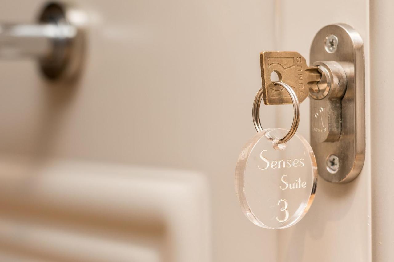 Senses Suites Дассия Экстерьер фото